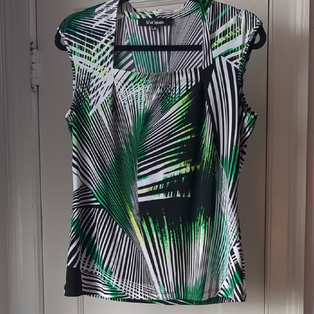 Le Suit Green Fitted Sleeveless Tank Top